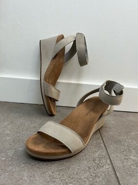 Lucky Brand Slingback Wedge size 8.5-9
